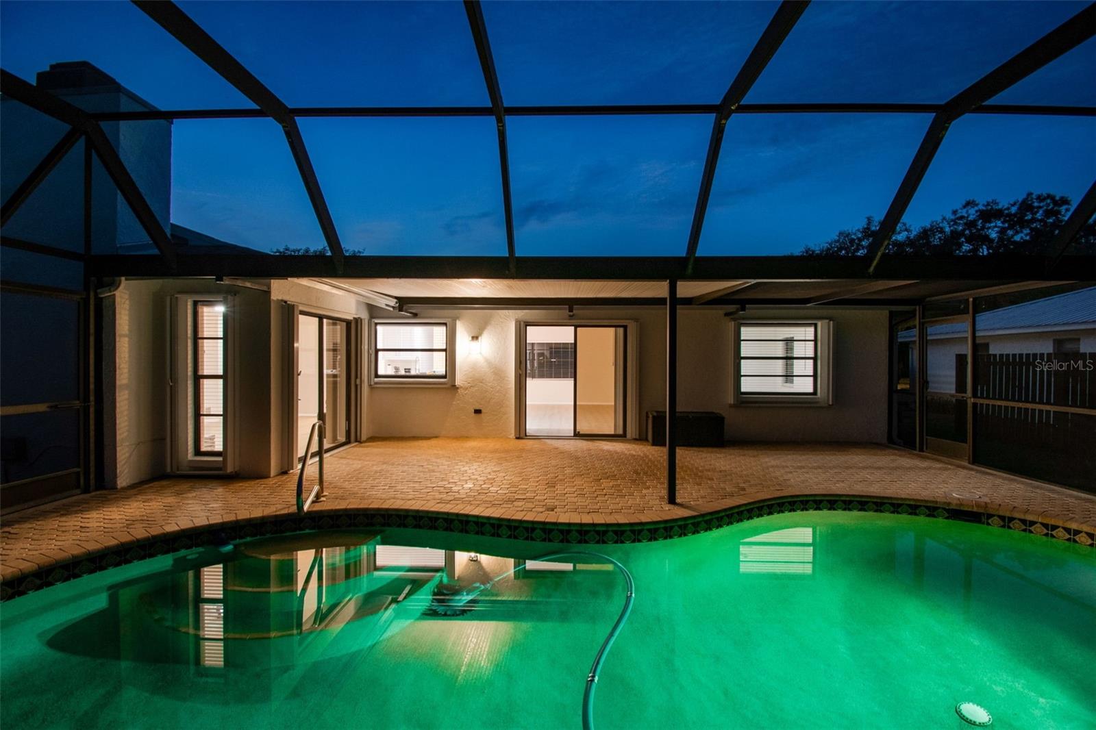 Image 3 of 100 For 4423 Meadow Creek Circle