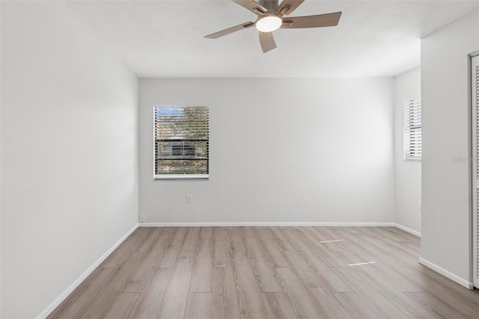 Image 30 of 100 For 4423 Meadow Creek Circle