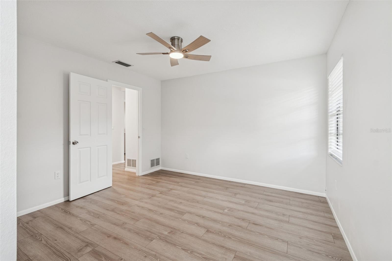 Image 36 of 100 For 4423 Meadow Creek Circle