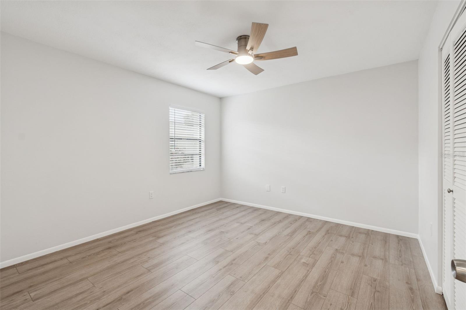 Image 37 of 100 For 4423 Meadow Creek Circle