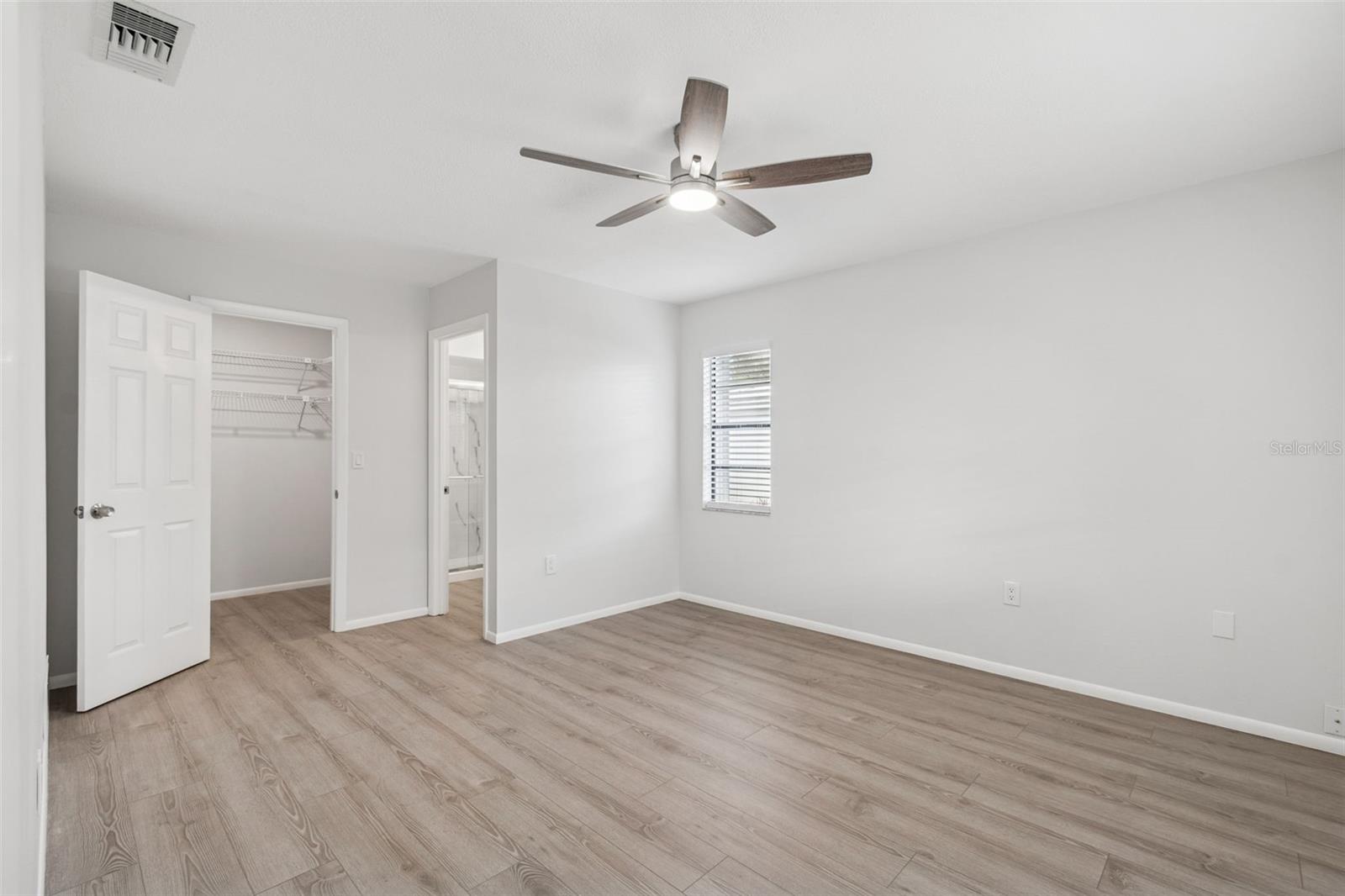 Image 42 of 100 For 4423 Meadow Creek Circle