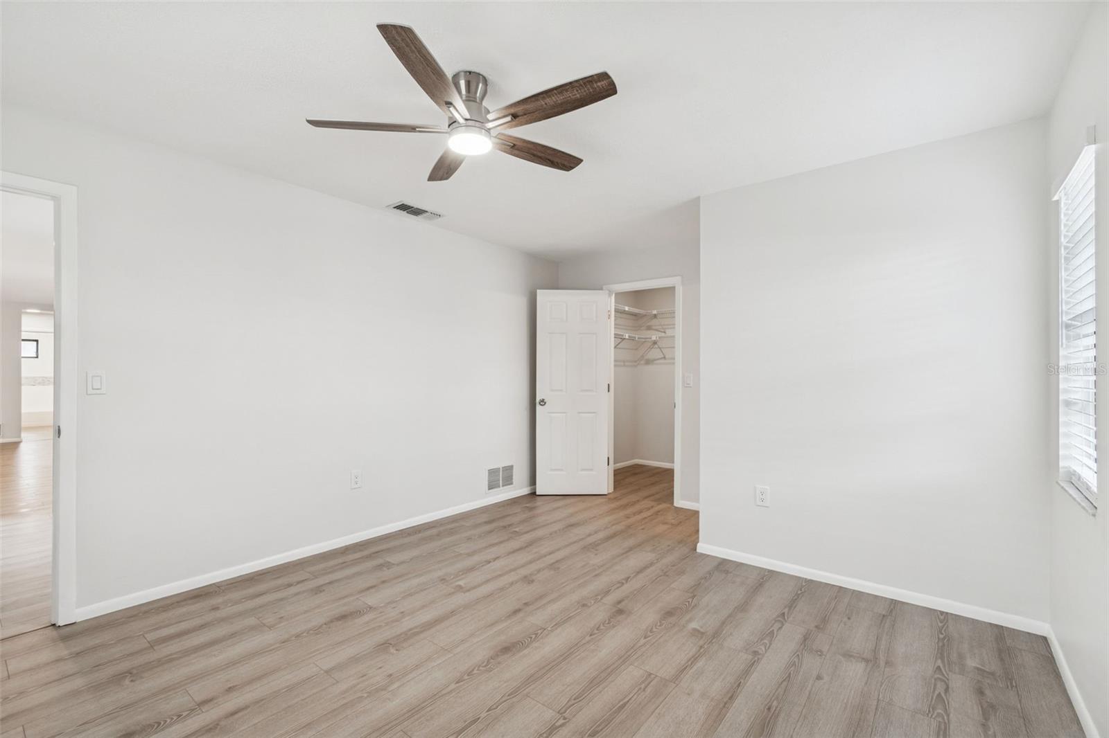 Image 43 of 100 For 4423 Meadow Creek Circle