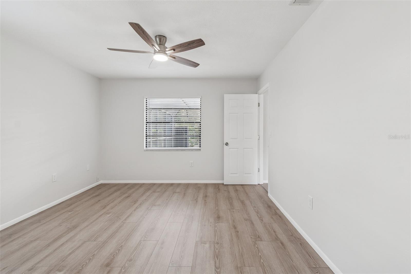 Image 44 of 100 For 4423 Meadow Creek Circle