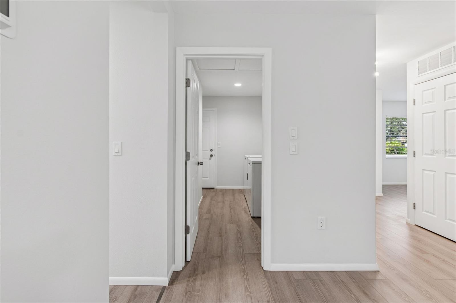 Image 46 of 100 For 4423 Meadow Creek Circle