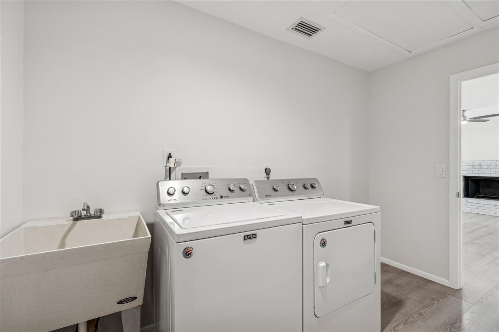 Image 48 of 100 For 4423 Meadow Creek Circle