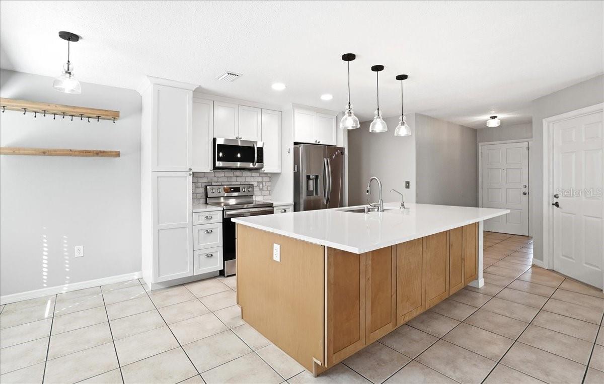 Image 9 of 40 For 6808 Friendship Drive