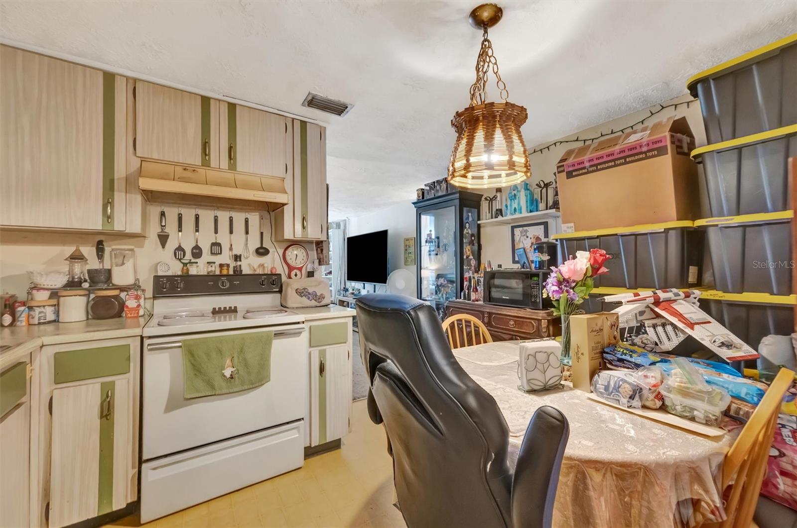 Image 33 of 49 For 2131 Forked Creek Drive