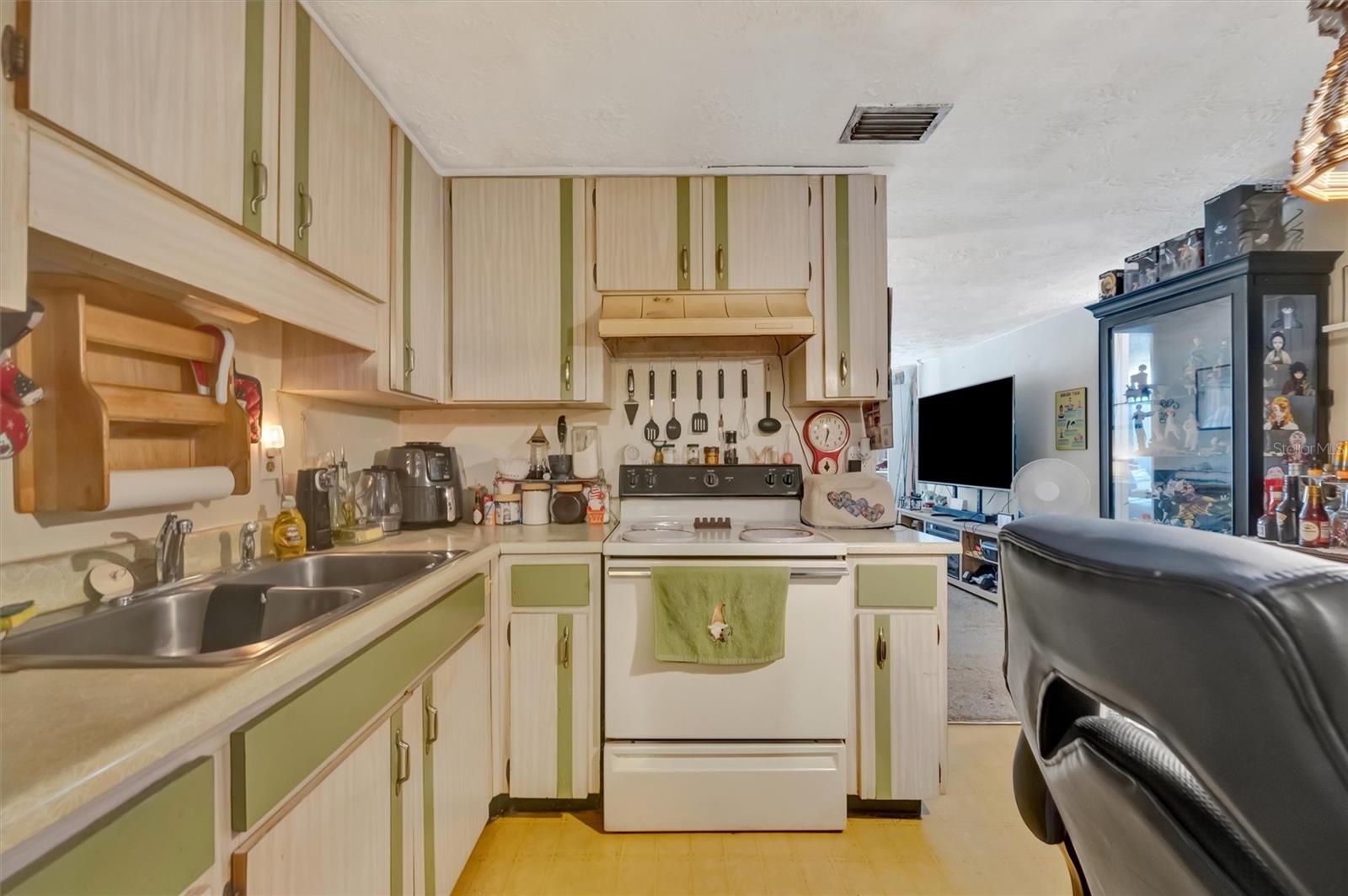 Image 34 of 49 For 2131 Forked Creek Drive