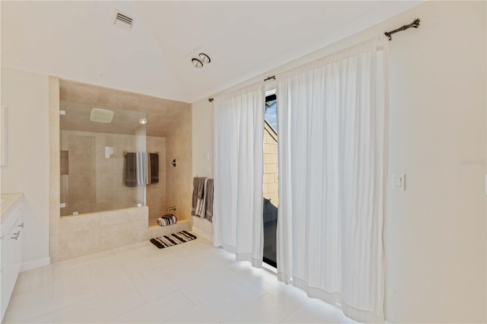 Image 39 of 68 For 120 Gasparilla Way