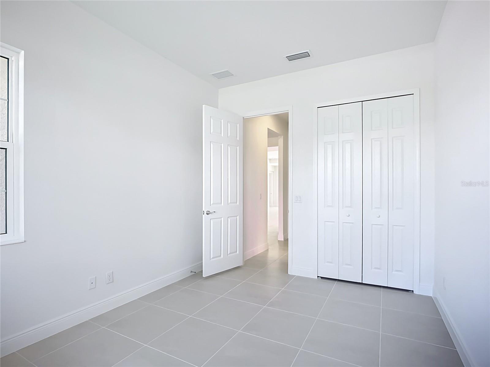 Image 17 of 42 For 243 Monet Trail