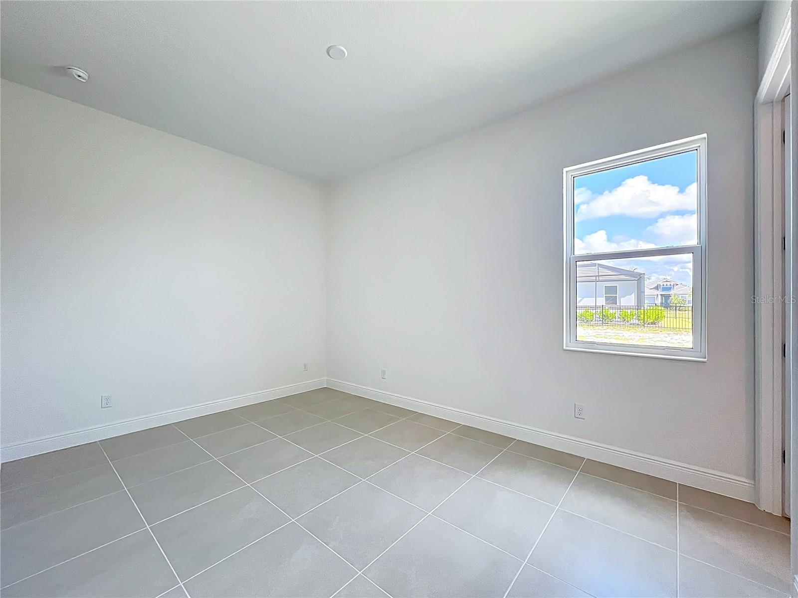 Image 21 of 42 For 243 Monet Trail