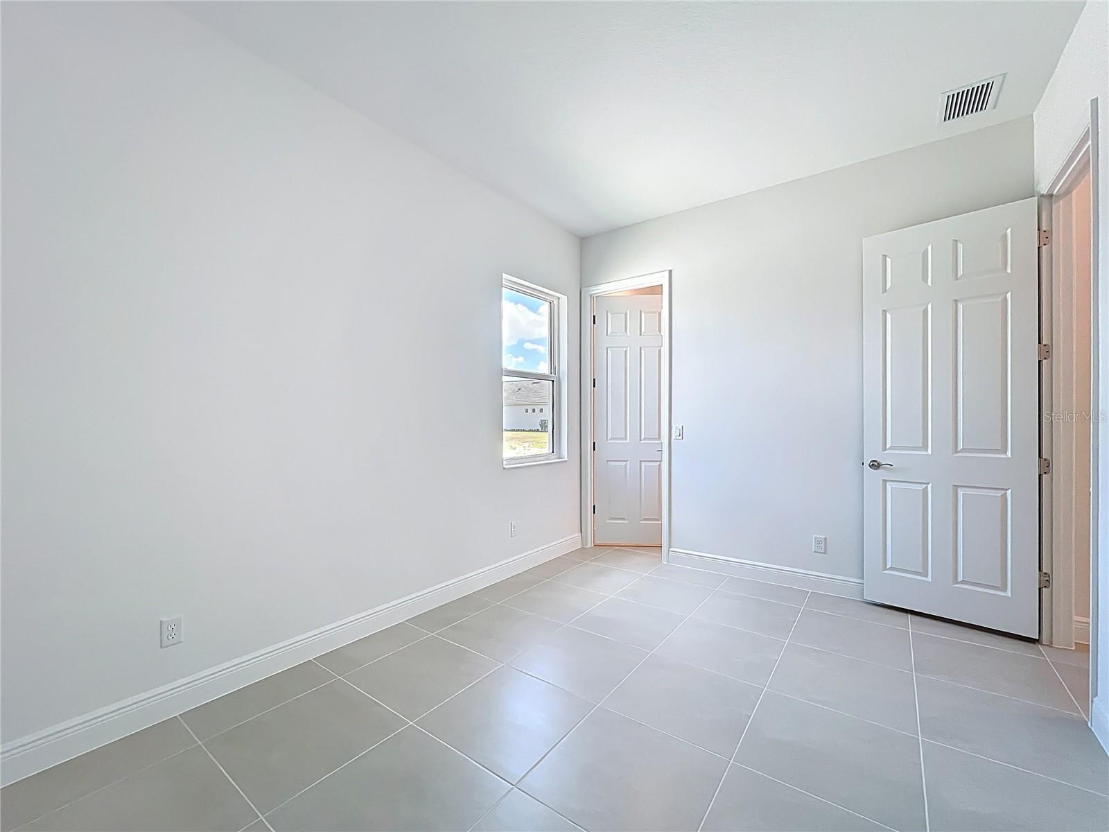 Image 22 of 42 For 243 Monet Trail