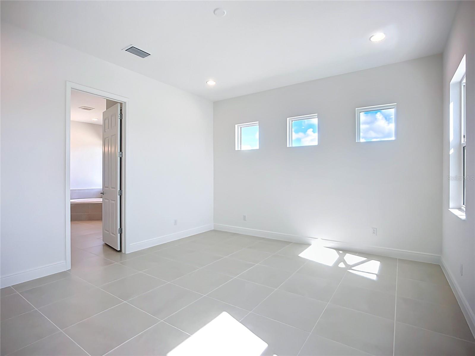 Image 27 of 42 For 243 Monet Trail