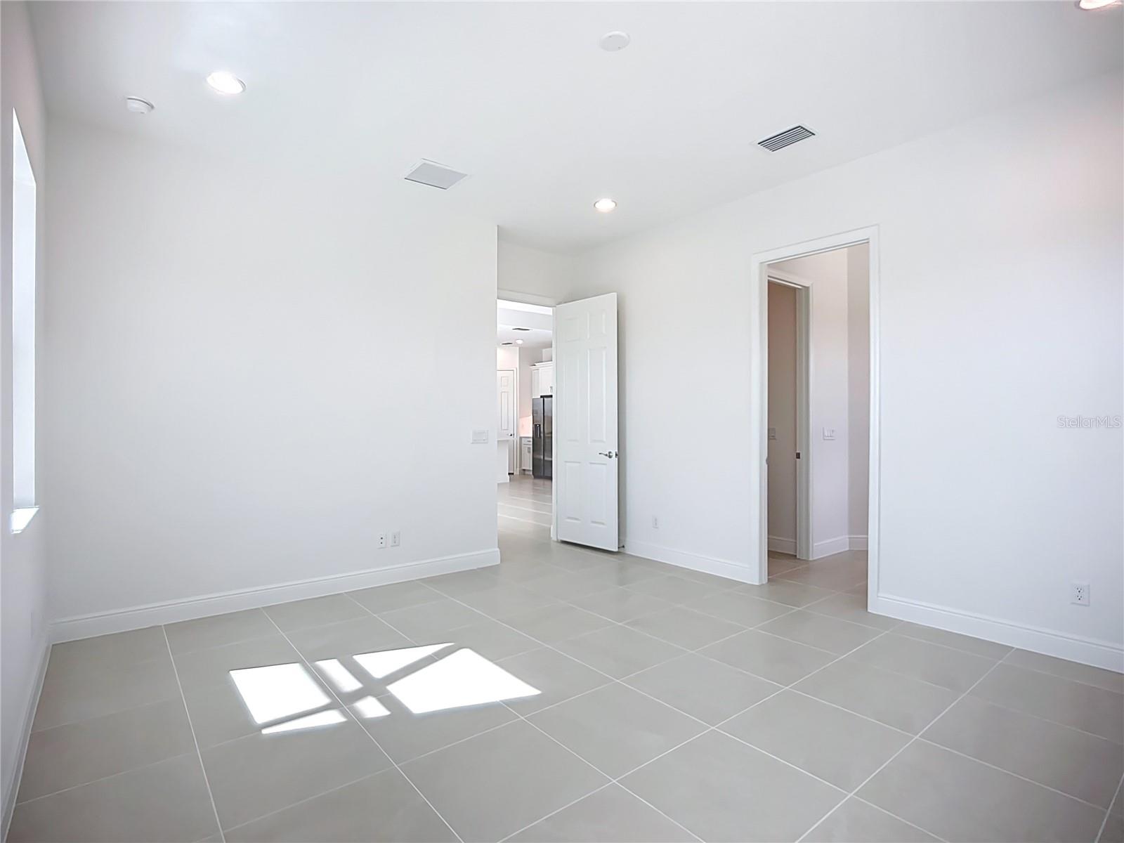 Image 28 of 42 For 243 Monet Trail