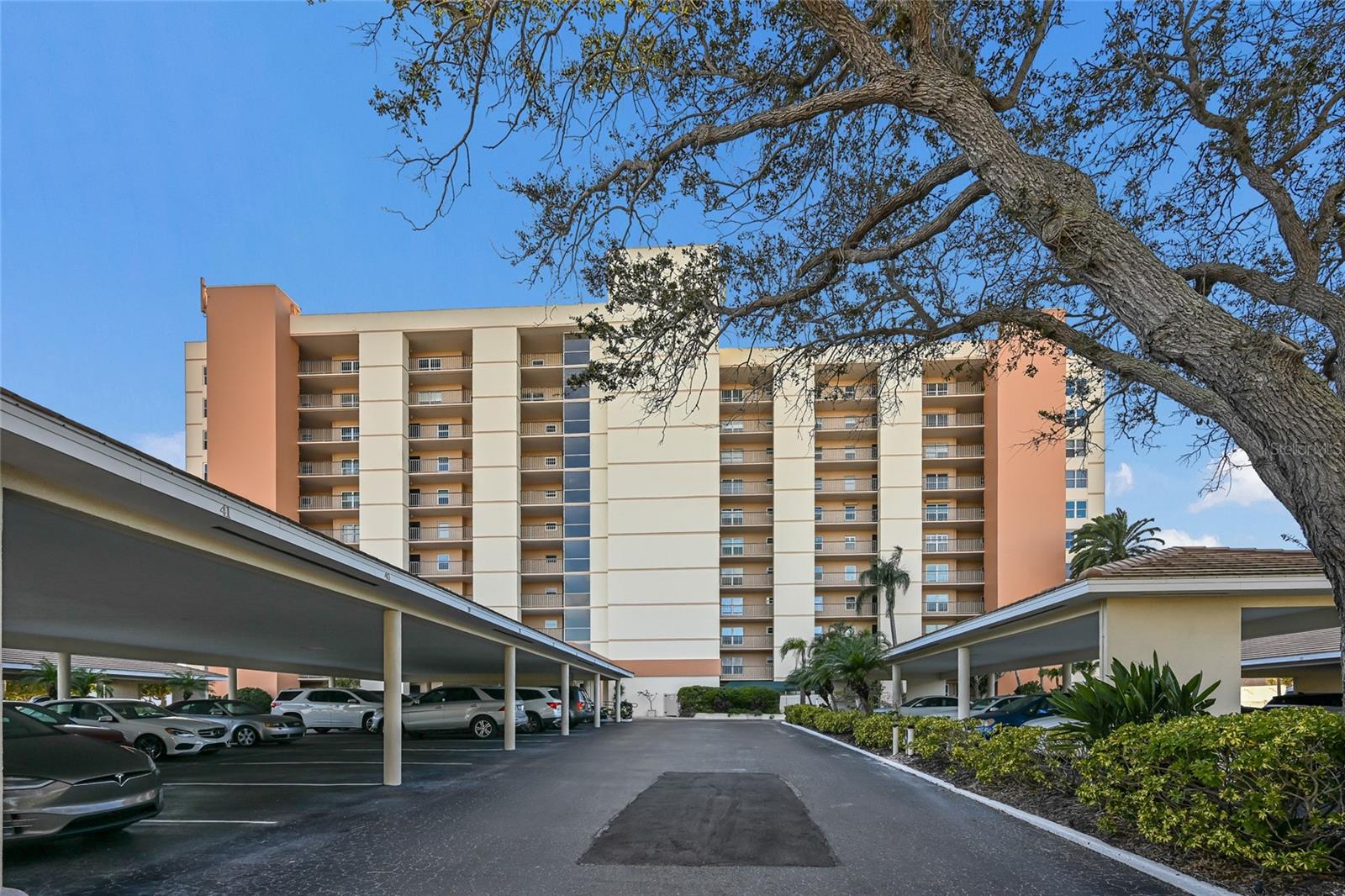 Image 12 of 39 For 4401 Gulf Of Mexico Drive 601