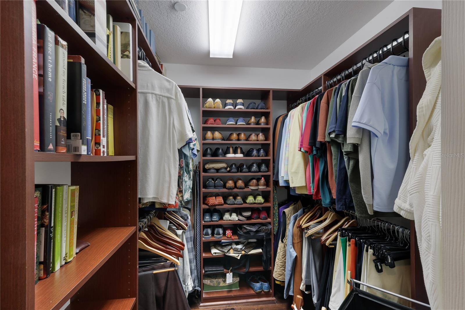 Image 18 of 40 For 6422 Watercrest Way 302