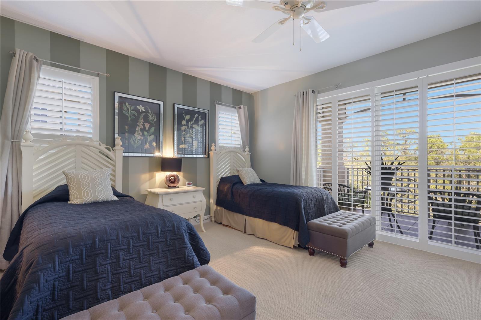 Image 21 of 40 For 6422 Watercrest Way 302