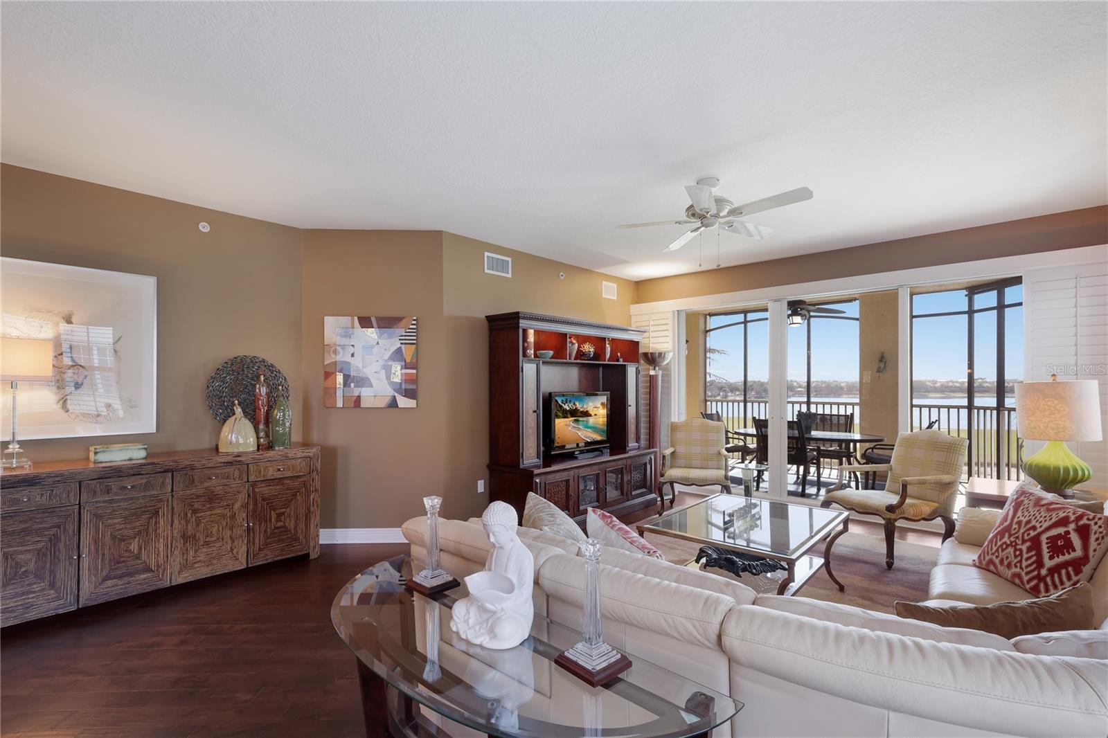 Image 5 of 40 For 6422 Watercrest Way 302