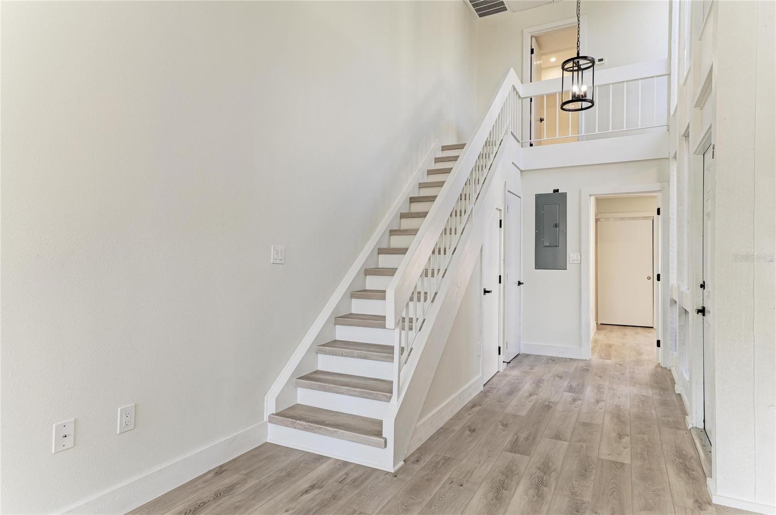 Image 20 of 100 For 800 Blvd Of The Presidents 9