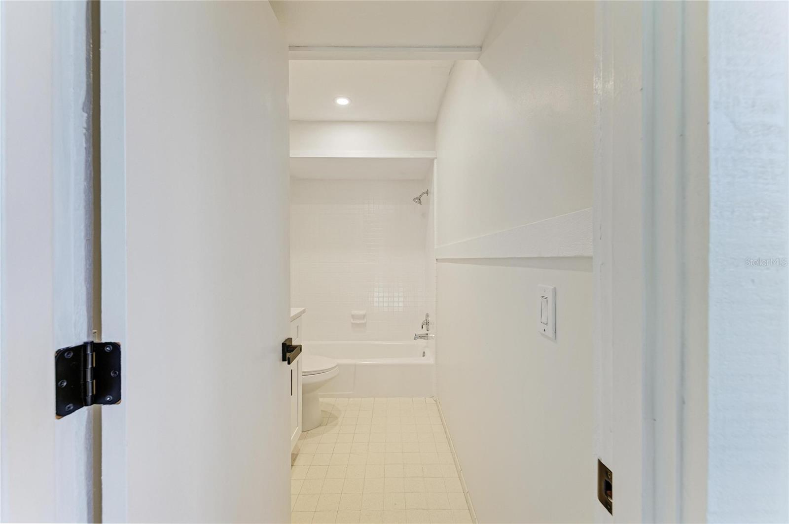 Image 39 of 100 For 800 Blvd Of The Presidents 9