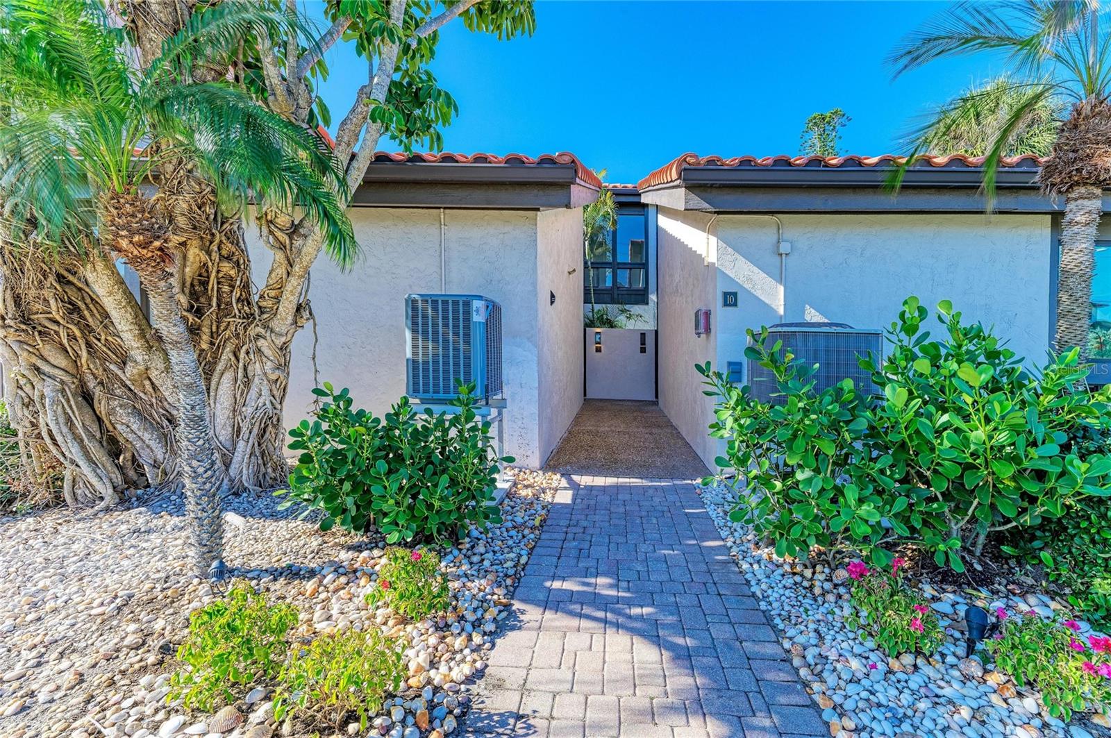 Image 42 of 100 For 800 Blvd Of The Presidents 9