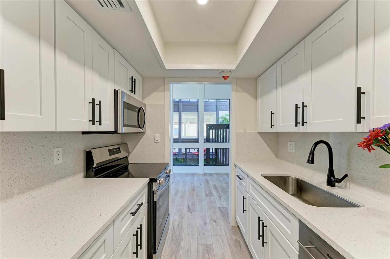 Image 5 of 100 For 800 Blvd Of The Presidents 9