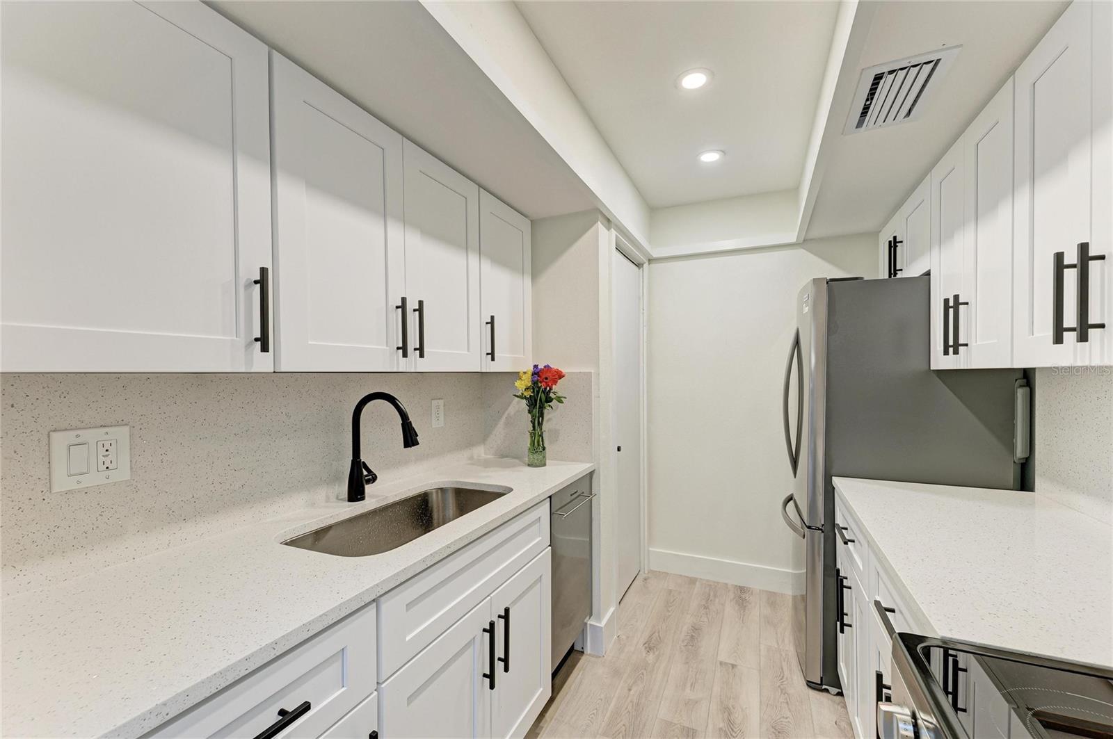 Image 8 of 100 For 800 Blvd Of The Presidents 9