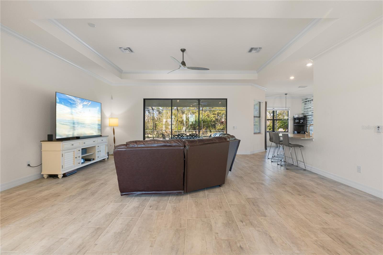 Image 22 of 77 For 17045 Polo Trl