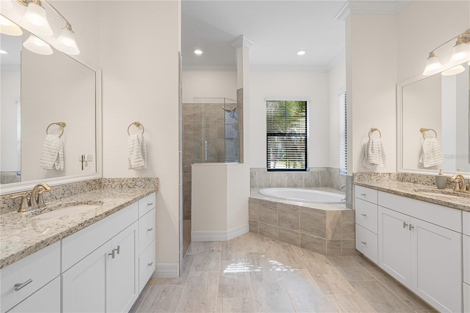 Image 33 of 77 For 17045 Polo Trl