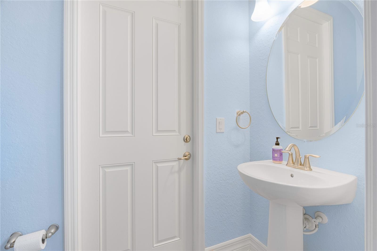 Image 40 of 77 For 17045 Polo Trl