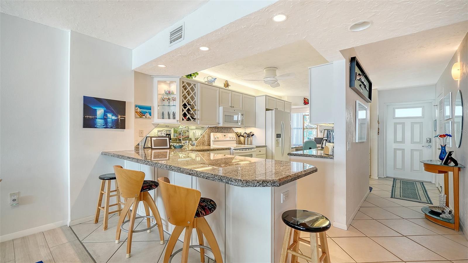 Image 25 of 75 For 19 Whispering Sands Drive 1104