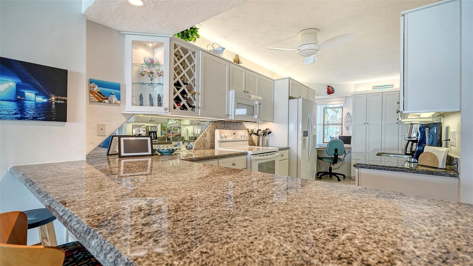 Image 26 of 75 For 19 Whispering Sands Drive 1104