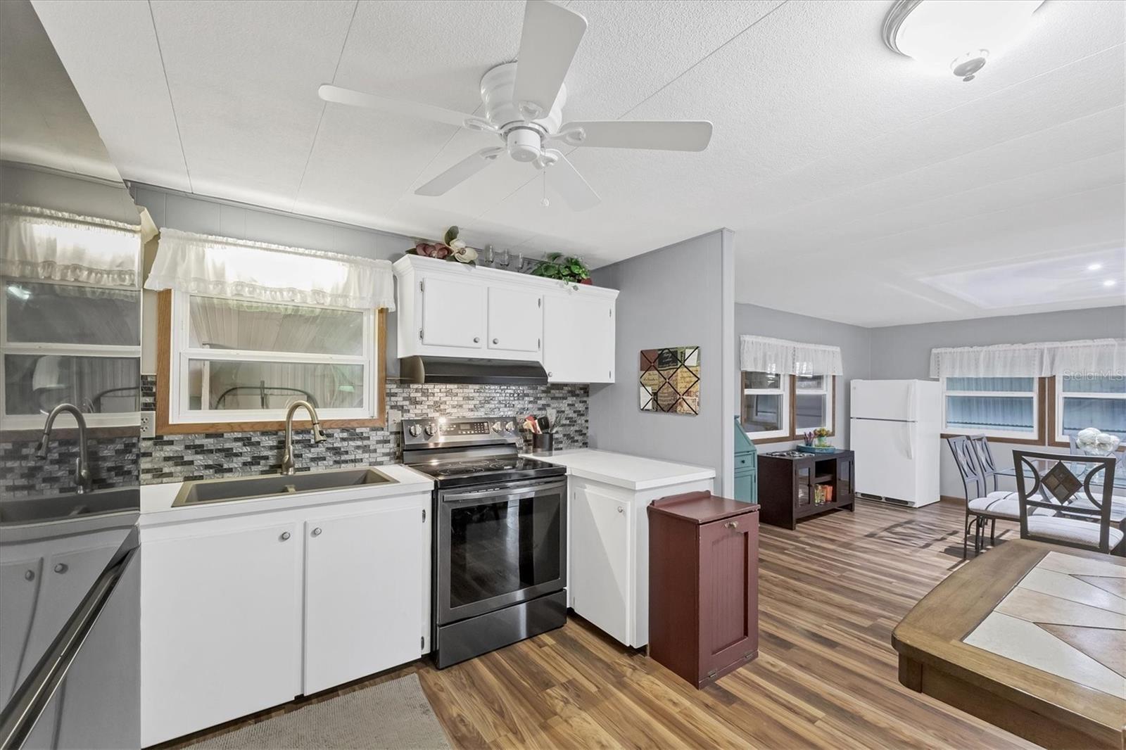 Image 10 of 50 For 1210 41st Avenue Drive E