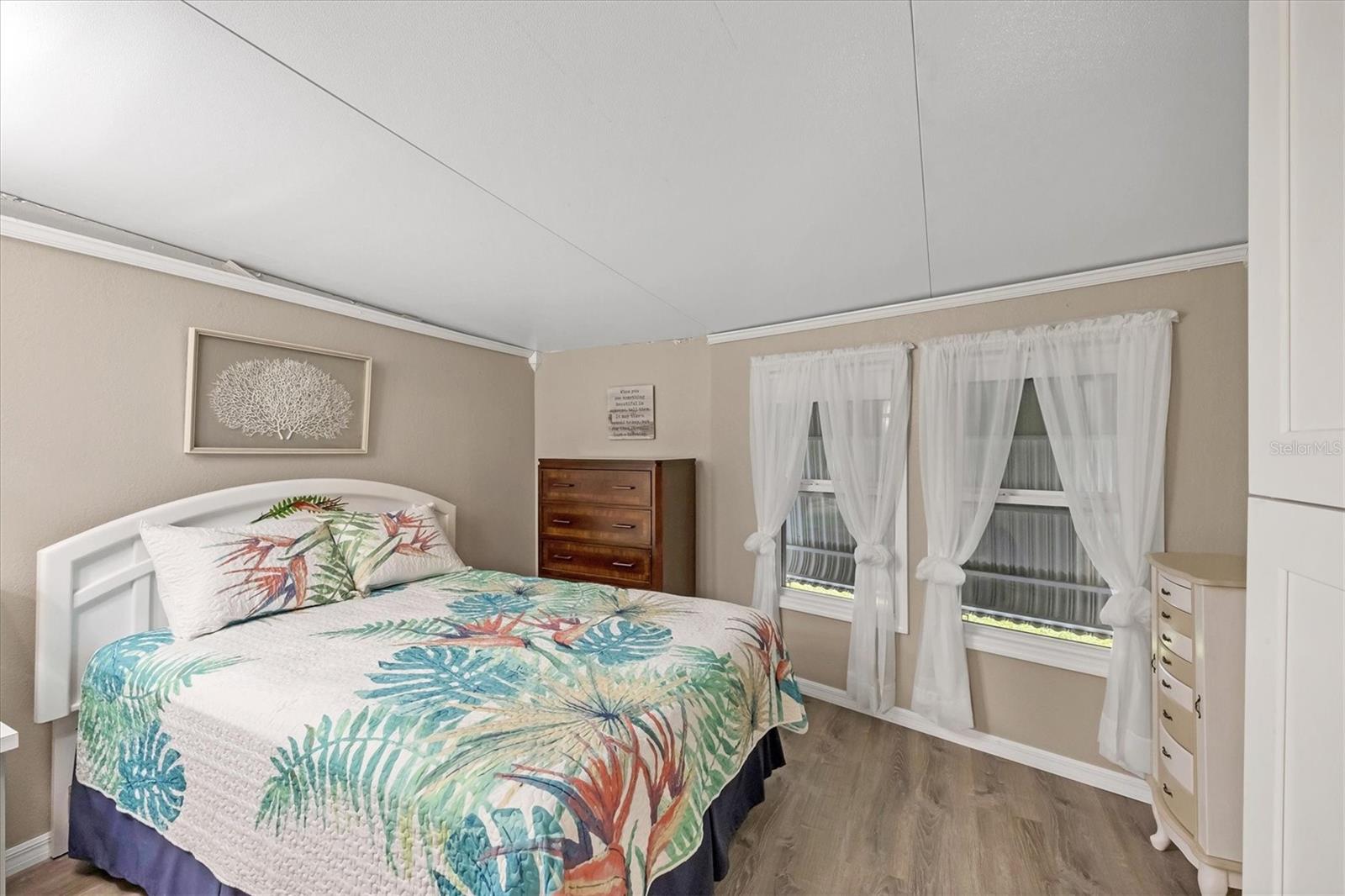 Image 14 of 50 For 1210 41st Avenue Drive E