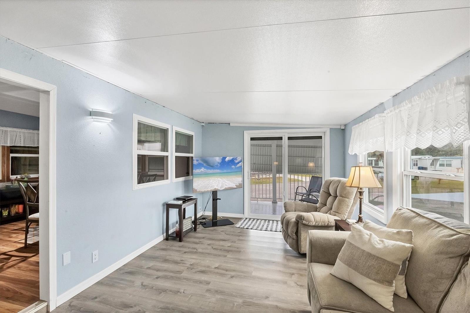 Image 6 of 50 For 1210 41st Avenue Drive E