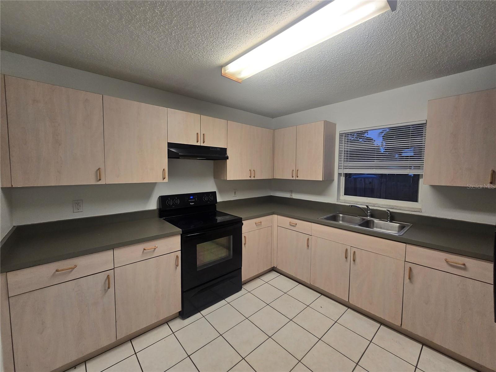 Image 4 of 9 For 1052 Highland Street