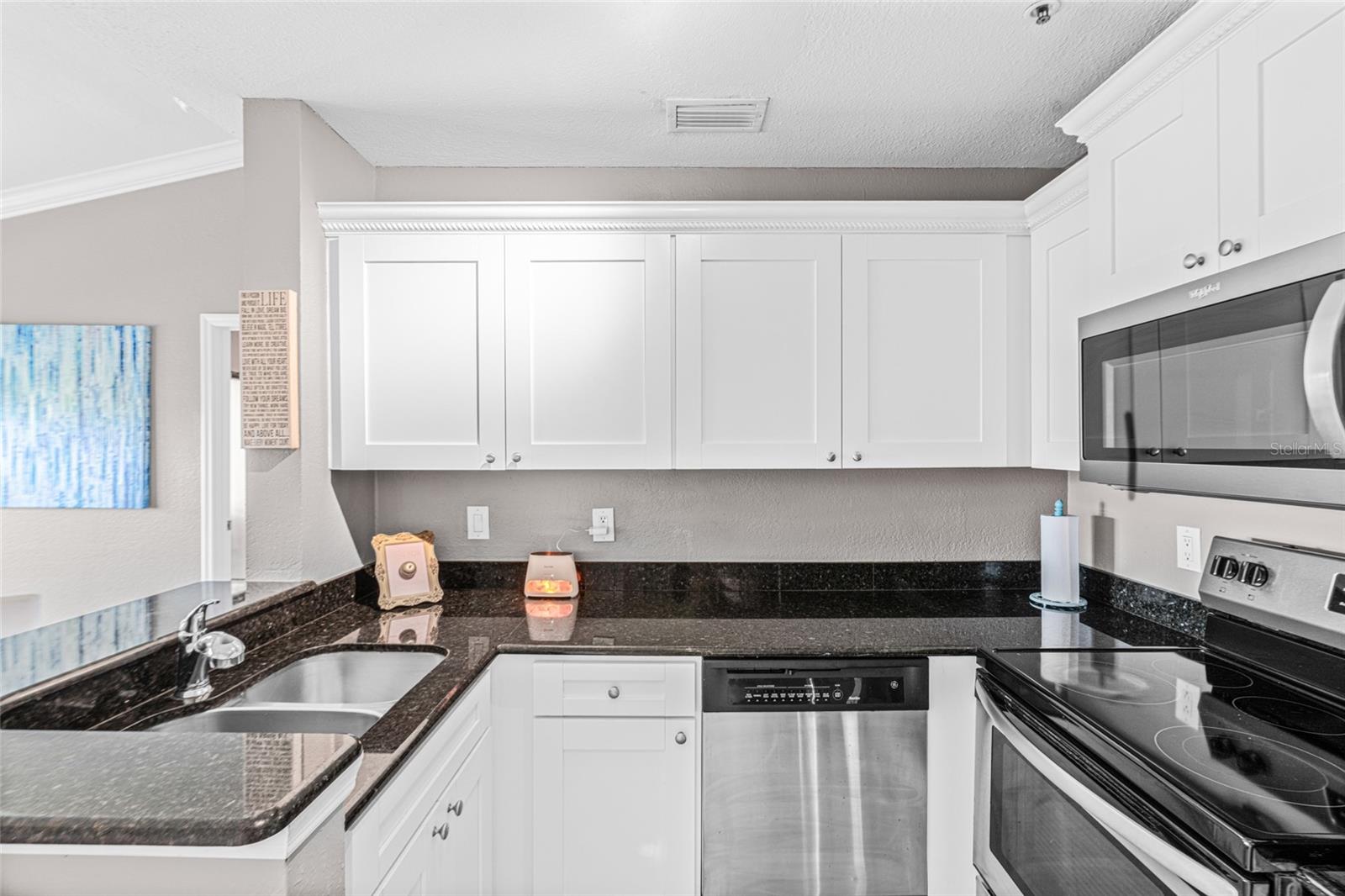 Image 17 of 53 For 4021 Crockers Lake Boulevard 24