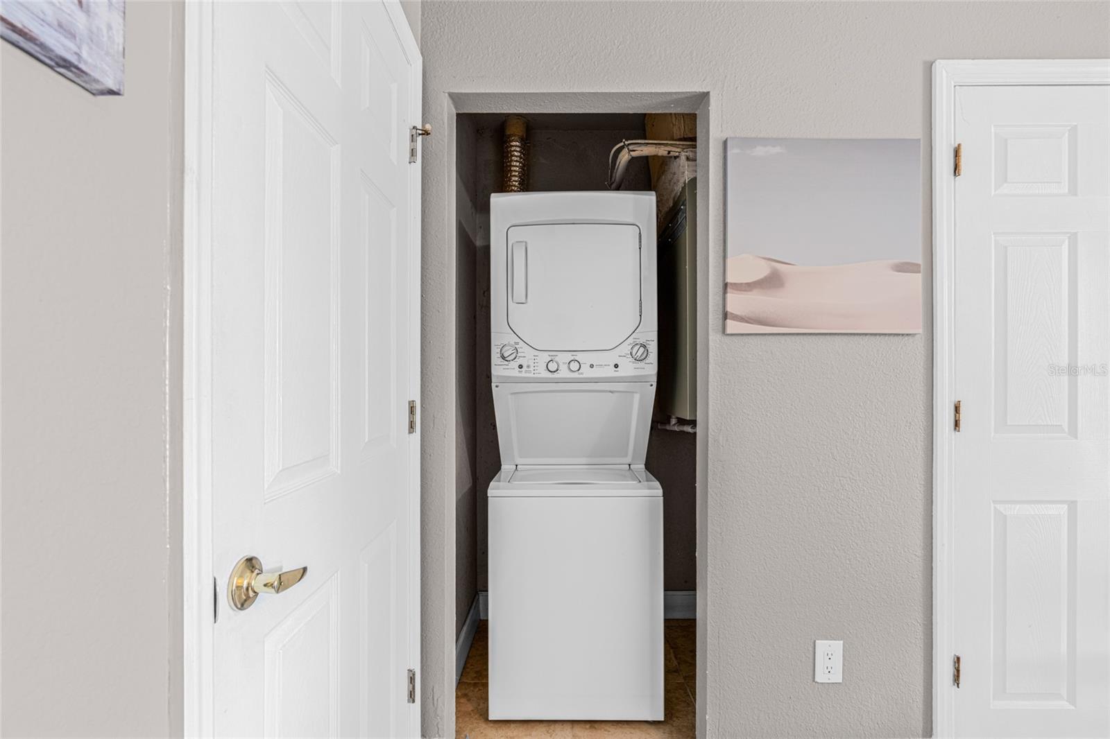 Image 29 of 53 For 4021 Crockers Lake Boulevard 24