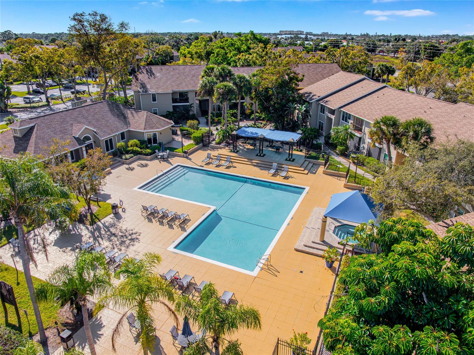 Image 34 of 53 For 4021 Crockers Lake Boulevard 24