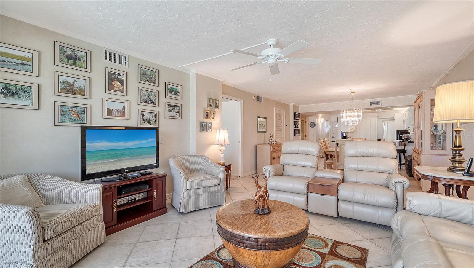 Image 19 of 56 For 19 Whispering Sands Drive 201