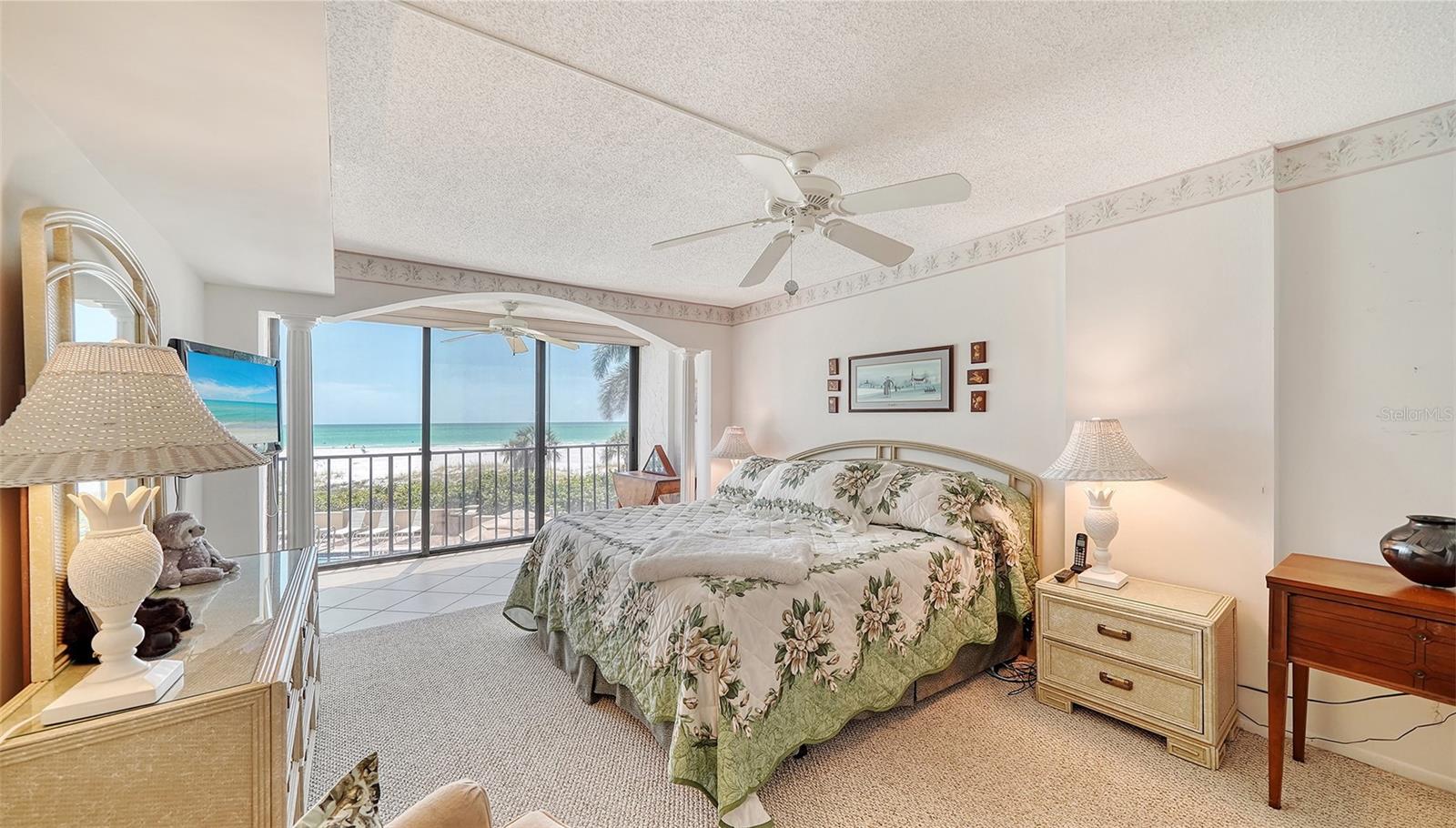 Image 20 of 56 For 19 Whispering Sands Drive 201