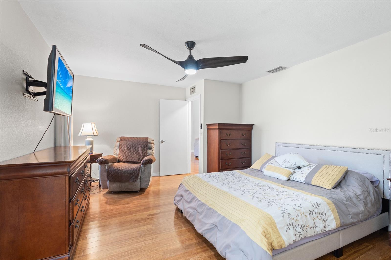 Image 20 of 39 For 5775 Timber Lake Drive