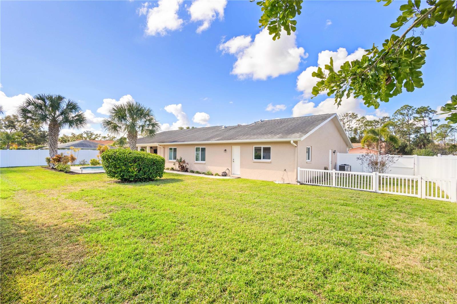 Image 32 of 39 For 5775 Timber Lake Drive