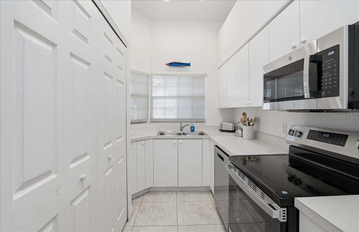 Image 18 of 30 For 4240 Central Sarasota Parkway 623