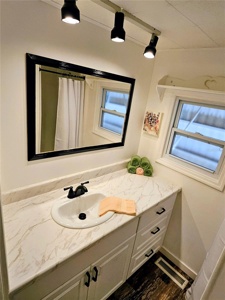 Image 27 of 74 For 3406 Shingle Oak Terrace