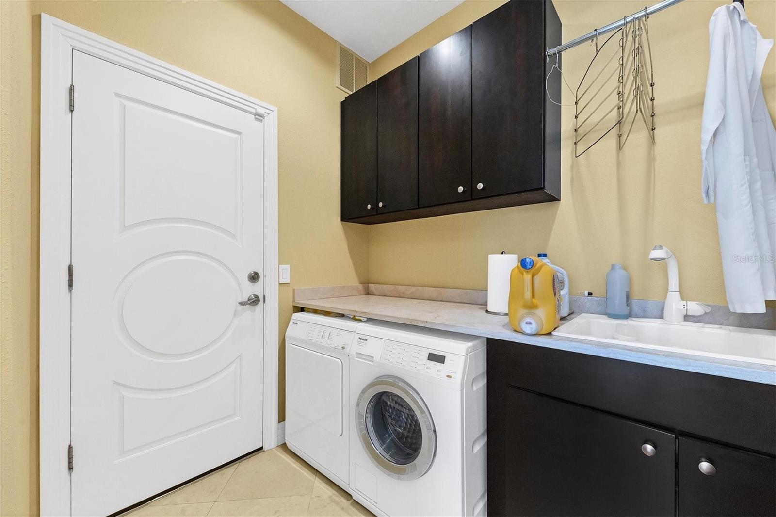 Image 43 of 69 For 7716 Club Lane