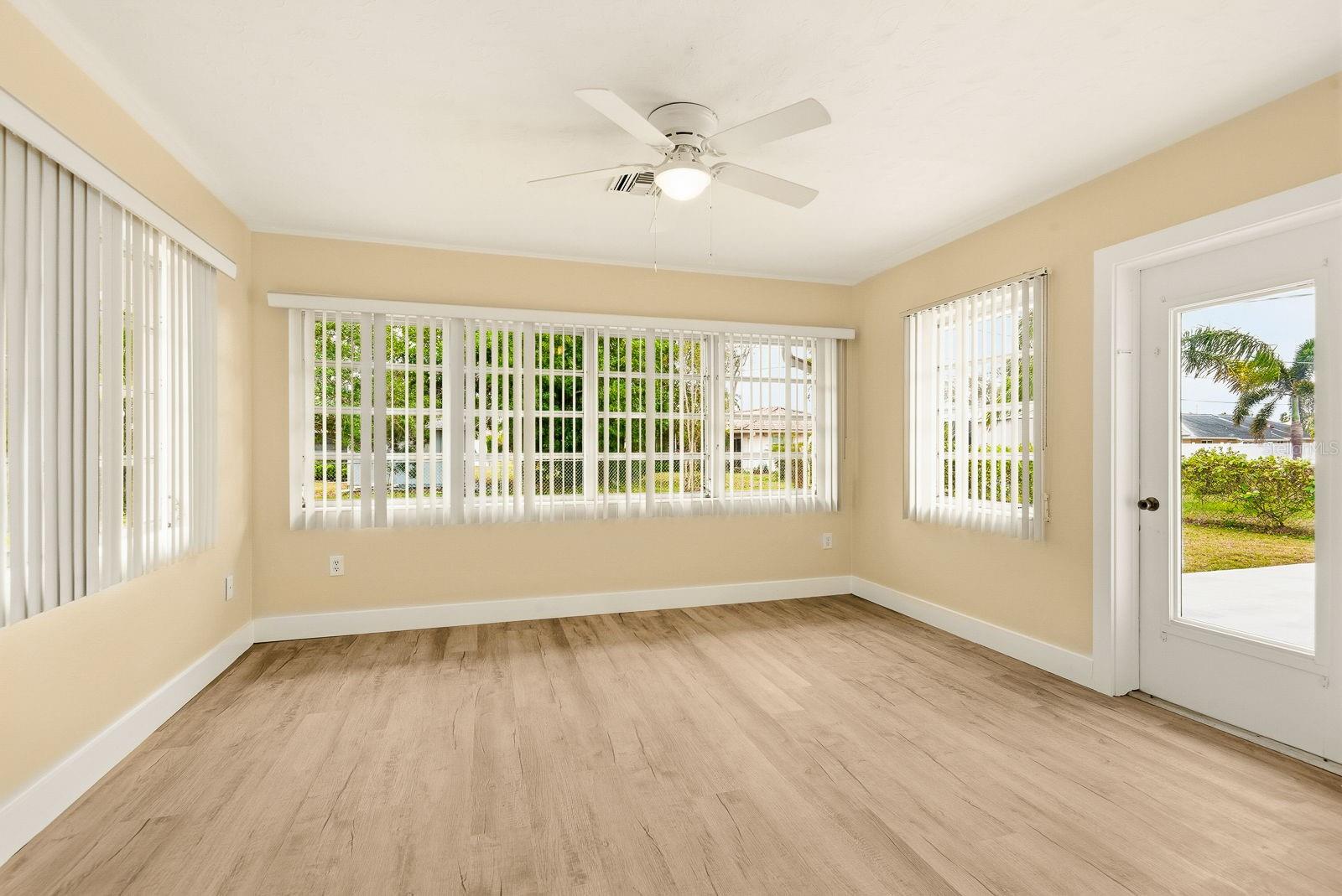 Image 18 of 46 For 5311 14th Avenue Drive W