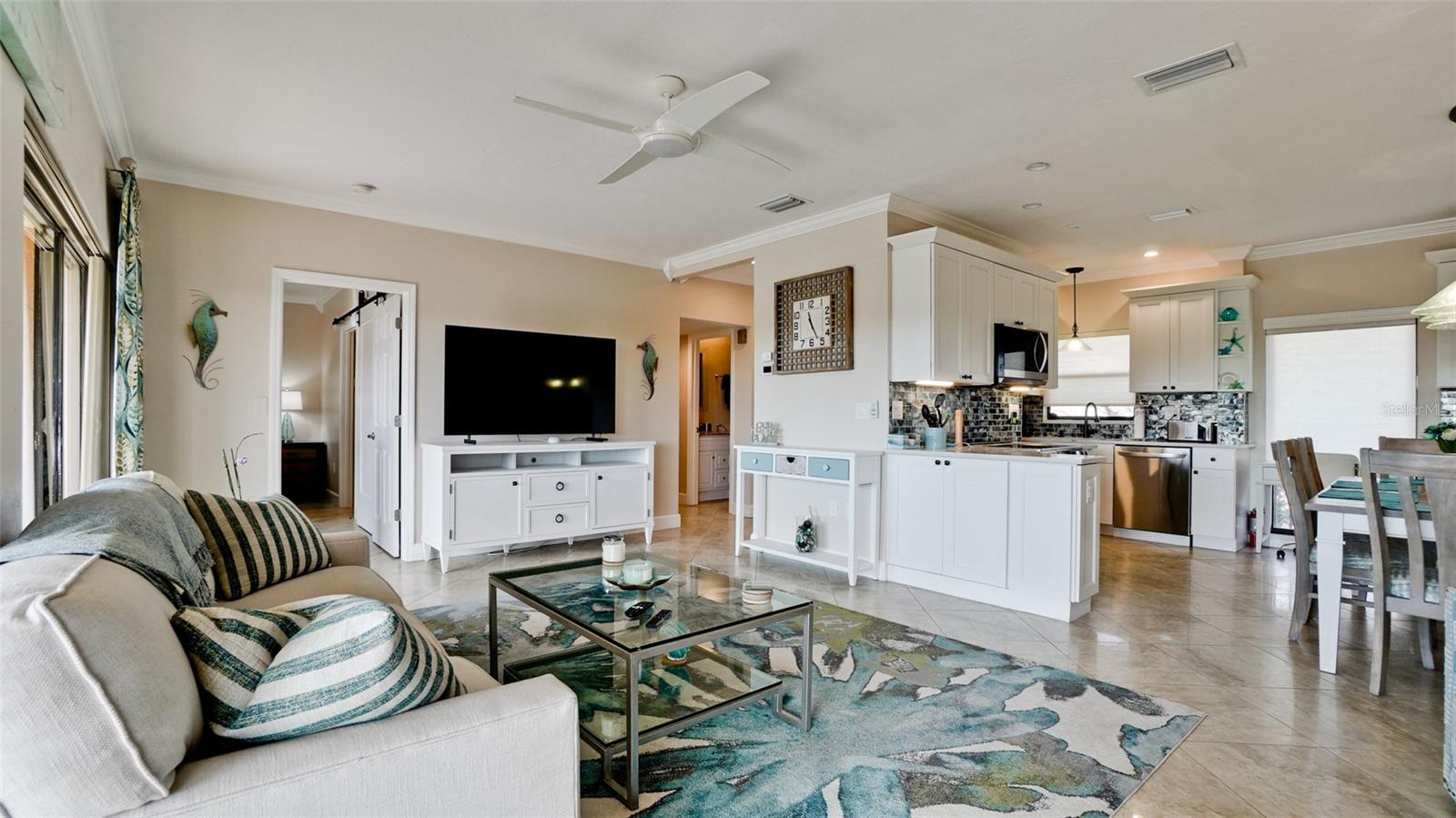 Image 12 of 38 For 6005 Gulf Drive 219