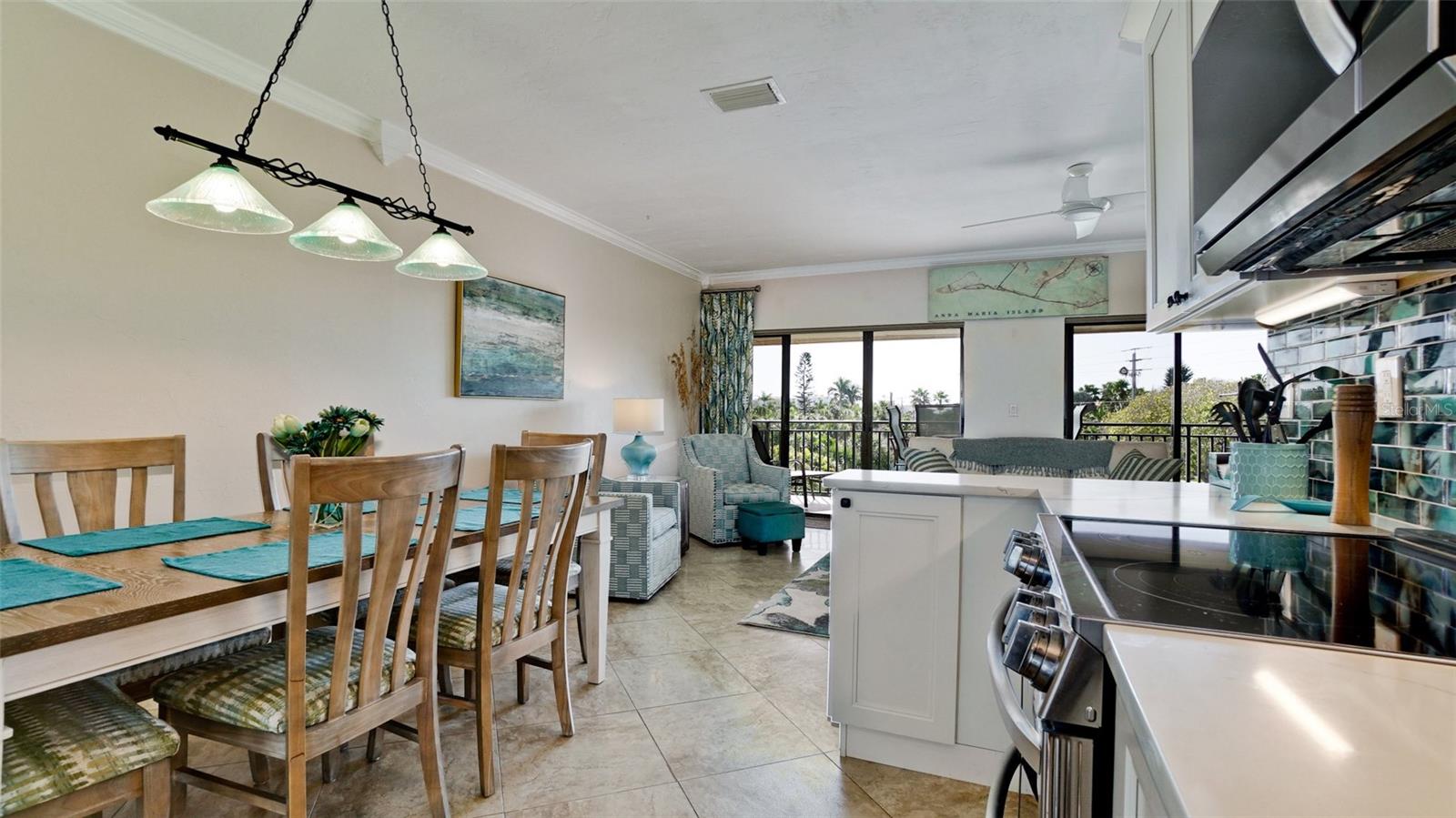 Image 16 of 38 For 6005 Gulf Drive 219