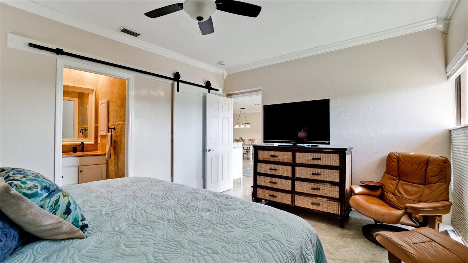 Image 21 of 38 For 6005 Gulf Drive 219